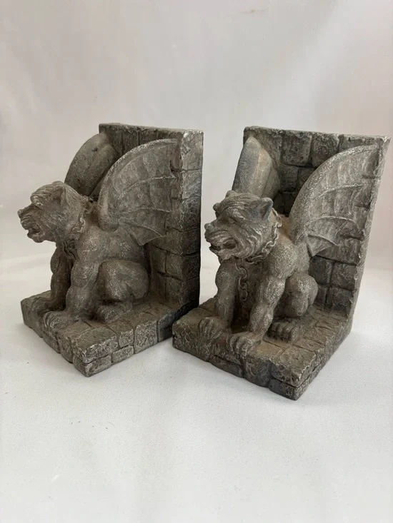 Set of 2- stoneware gargoyle bookends - Picture 5 of 6